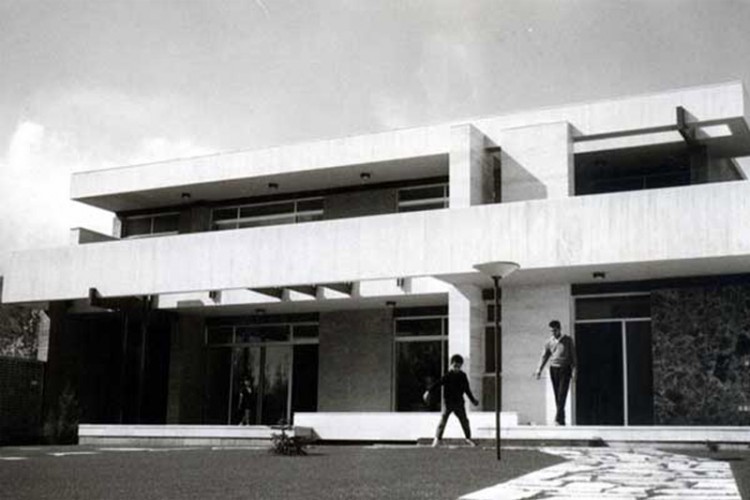 Behbahani villa in Shemiran Iran by David Oshana 1966  01 