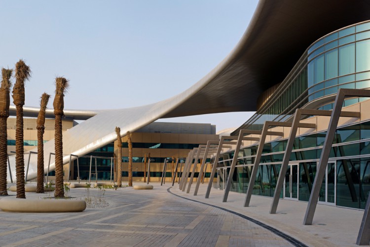 Zayed University,Hadi Teherani,دانشگاه زاید امارات,آرشیتکت هادی تهرانی