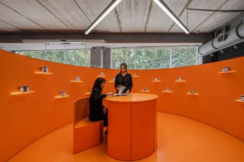 کارخانه نوآوری رنگ لیان